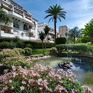 Holidays & Homes I Playa, Piscinas ,relax Apartment Benalmadena